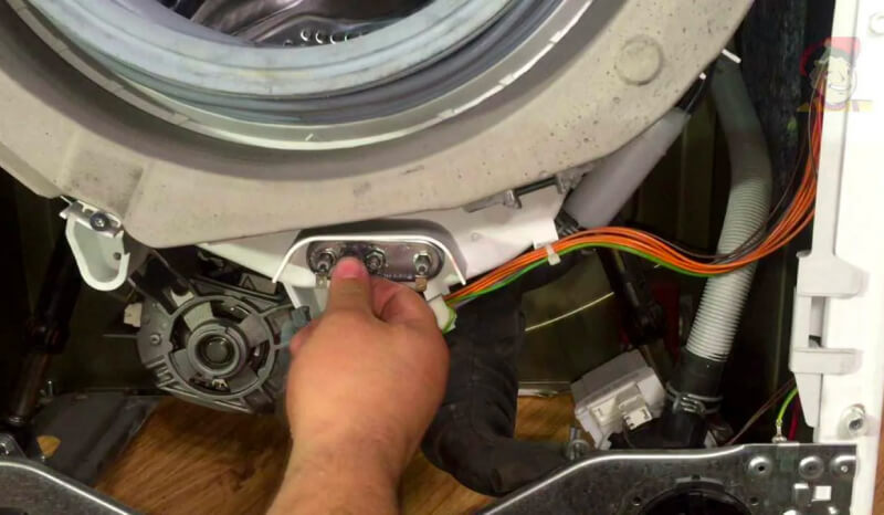 Замена щеток двигателя стиральной машины Indesit на дому в Самаре